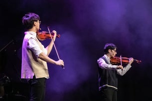 TwoSet Violin World Tour
