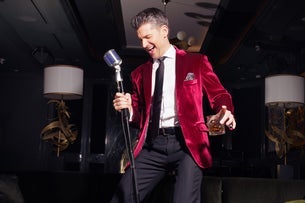 Matt Dusk sings Sinatra