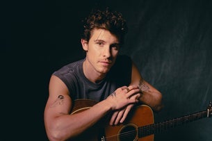 Shawn Mendes - On The Road Again