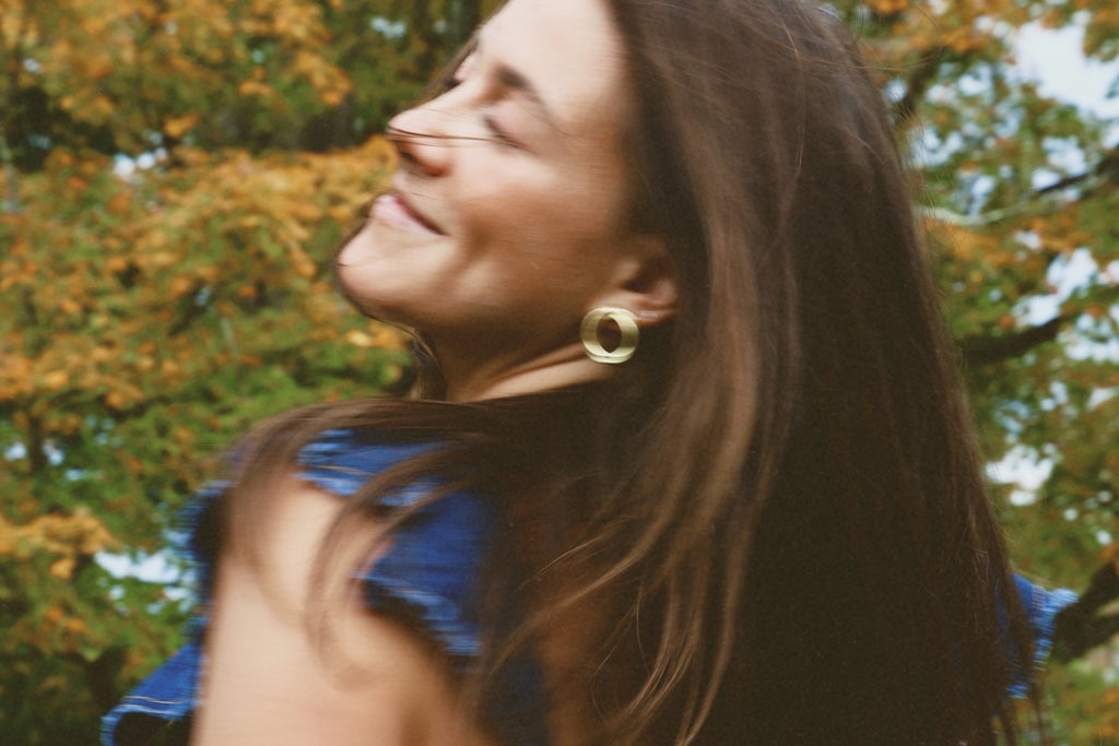 Caitlin Gilroy w/ No Stupid Questions