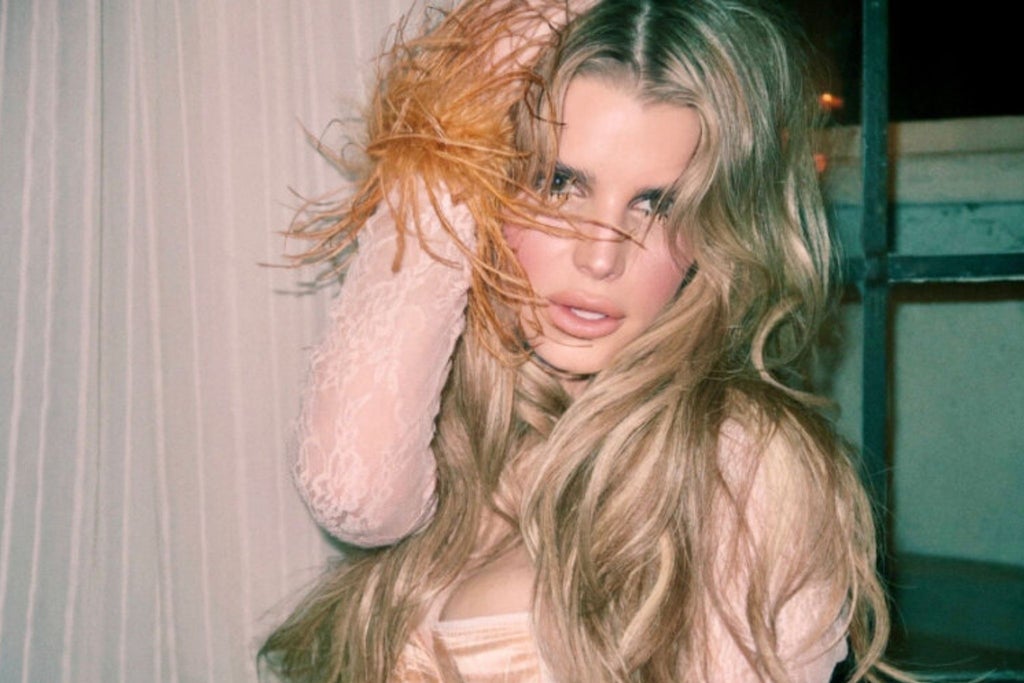 Jessica Simpson + Hotel Deals
