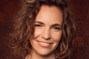 Beth Stelling