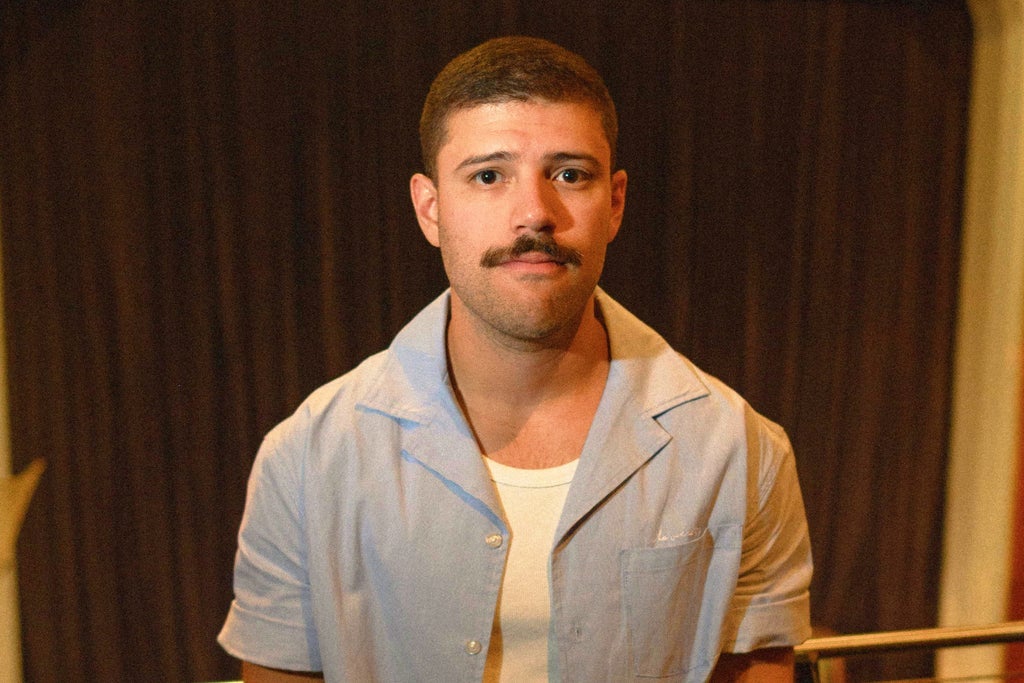 Angelo Colina (En Español)