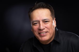 Willie Barcena Live