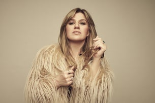 Kelly Clarkson Ticket + Hotel Deals
