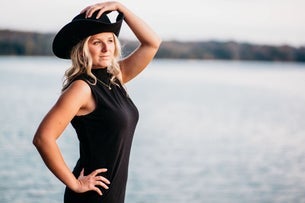 Shaylyn: Kickin' It Classic Country