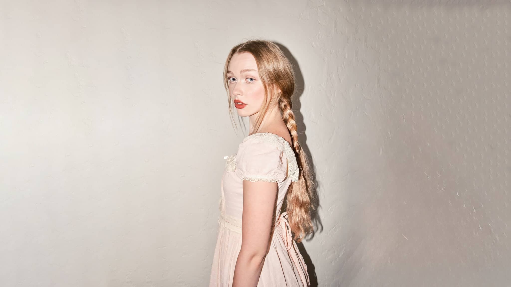 Mollie Elizabeth: People Pleaser Live