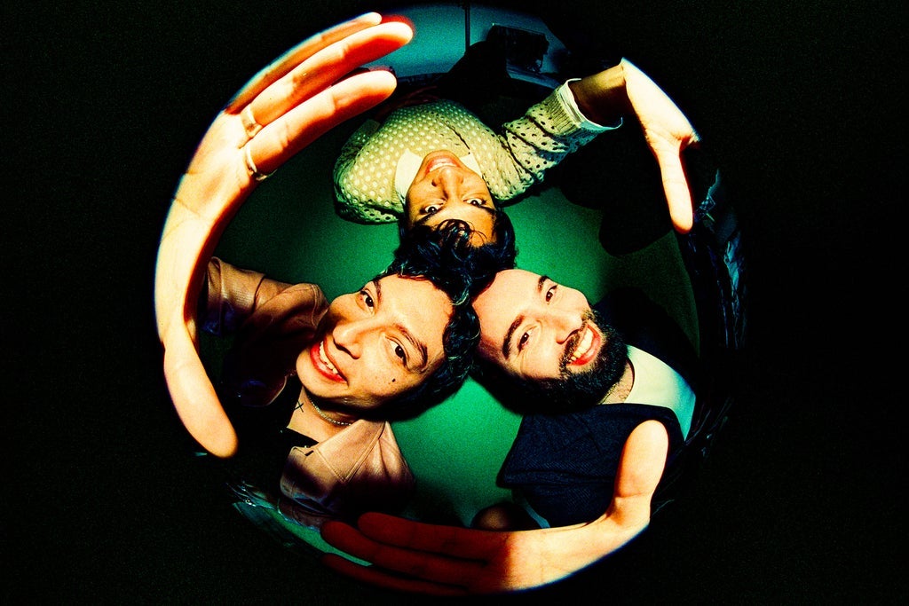 INNER WAVE & LOS MESONEROS